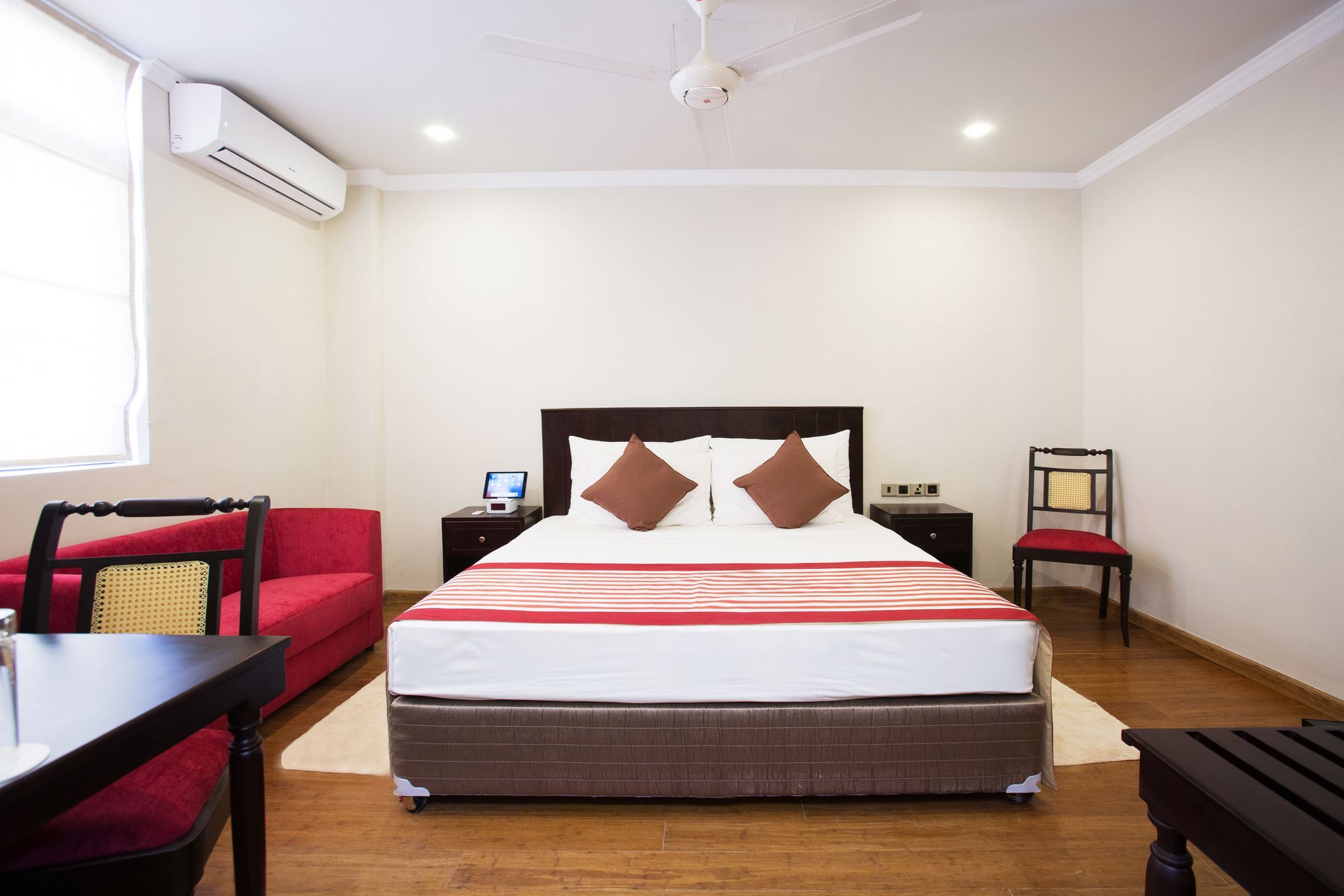 Hotel Earl's Red Colombo