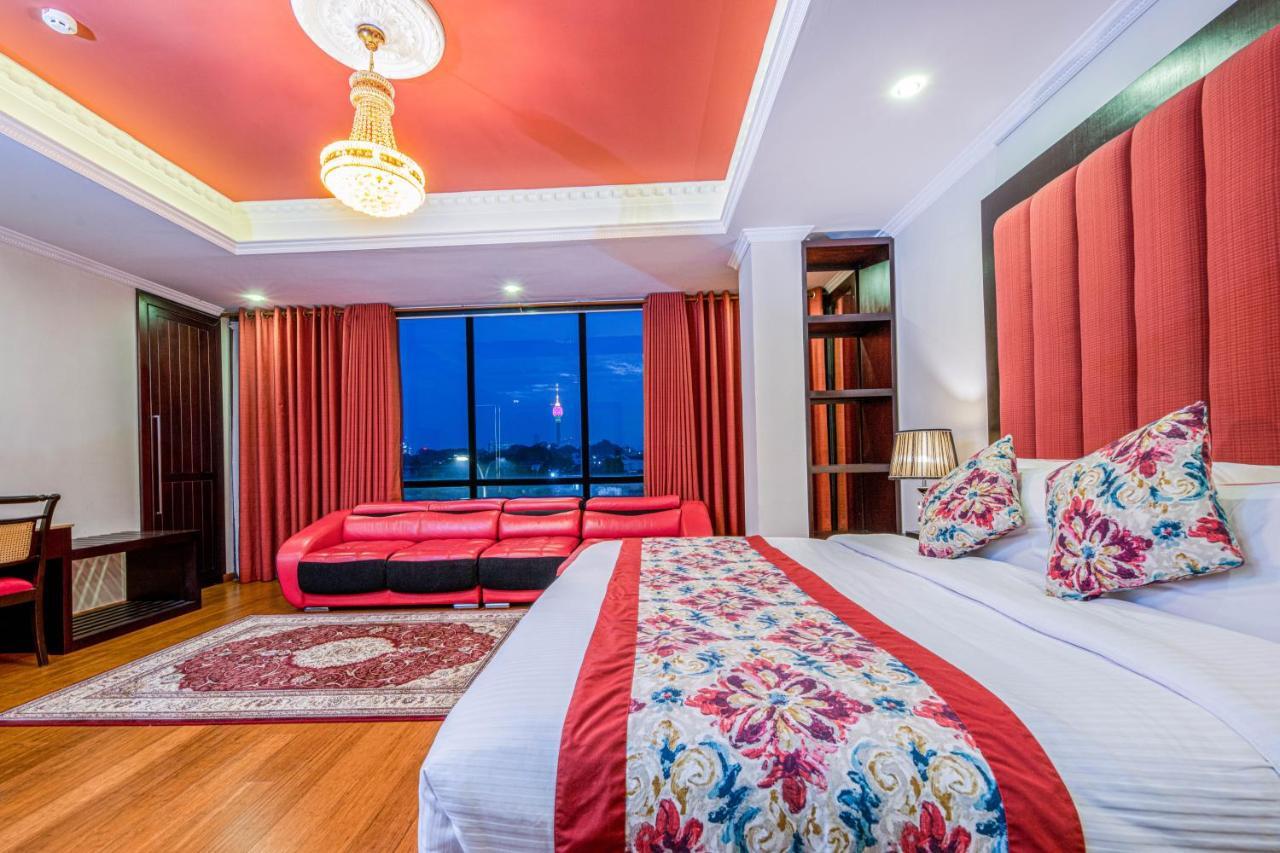 Earl's Red Hotel Colombo