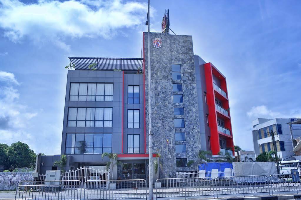 Hotel Earl's Red