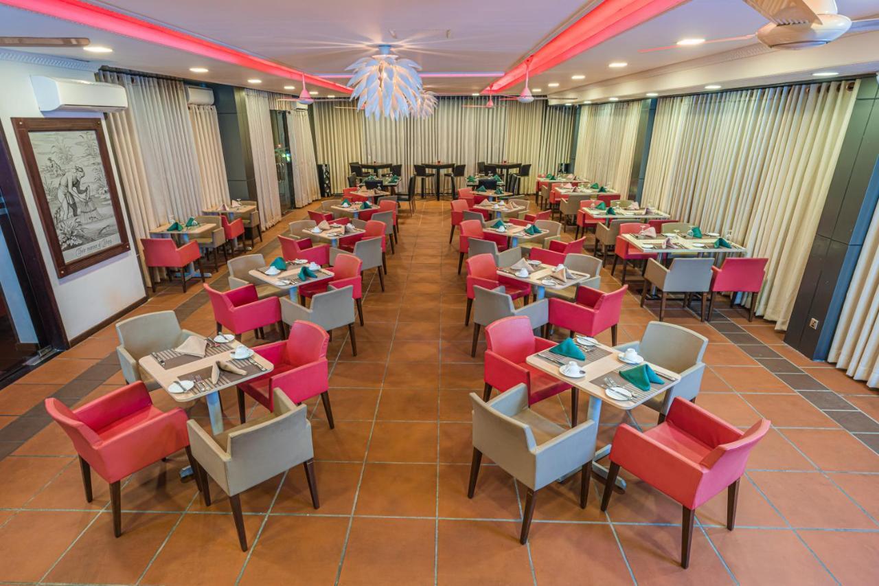 Earl's Red Hotel Colombo